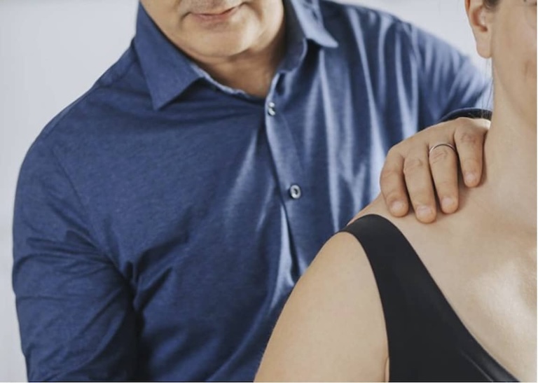 Doug Chick bei einer TCM Untersuchung